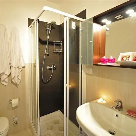 דירה Sleeps 3 Pool *