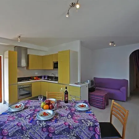 Sleeps 3 Pool * Cresciasca